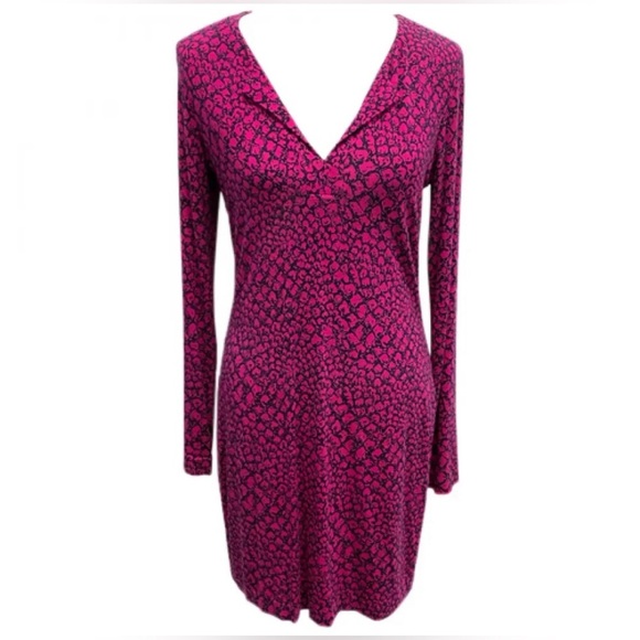 Diane Von Furstenberg magenta pebble print
Reina shift dress Size 2 DVF - Picture 1 of 10